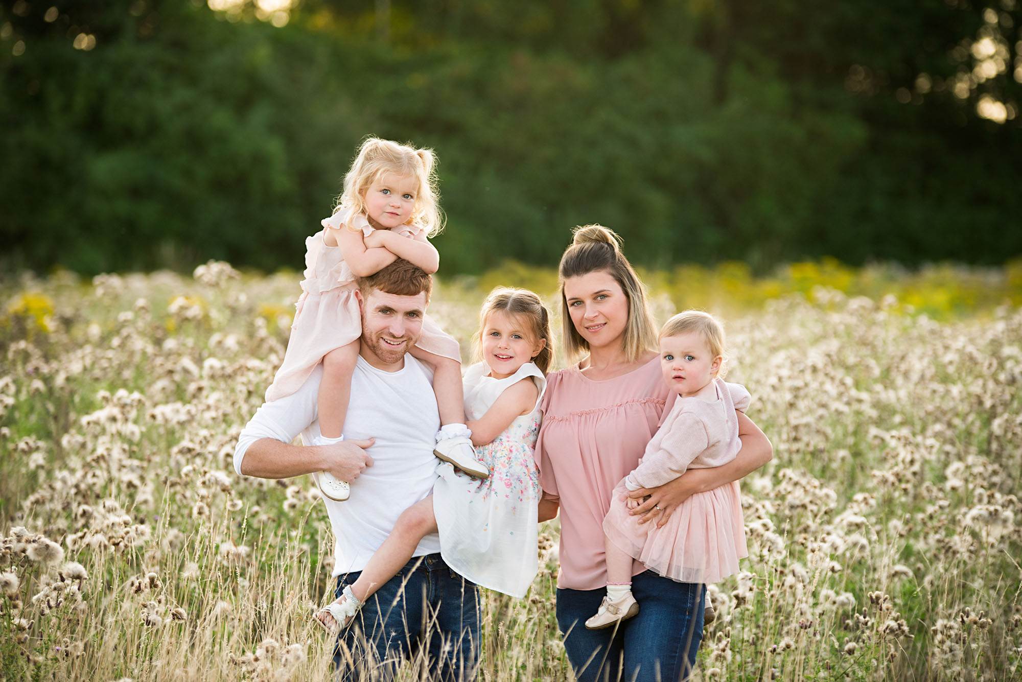 Relaxed family photography session on a beautiful field in Barnsley 