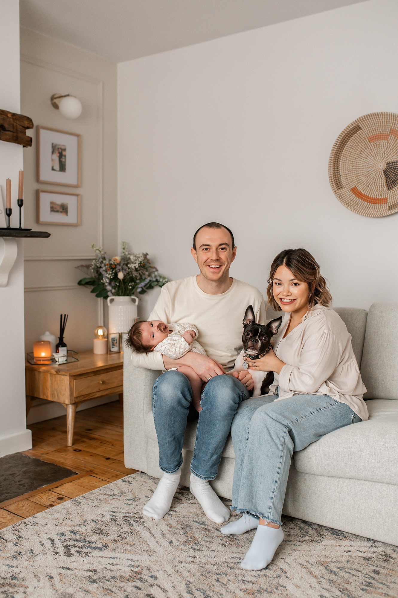 lifestyle newborn shoot with pets in Barnsley